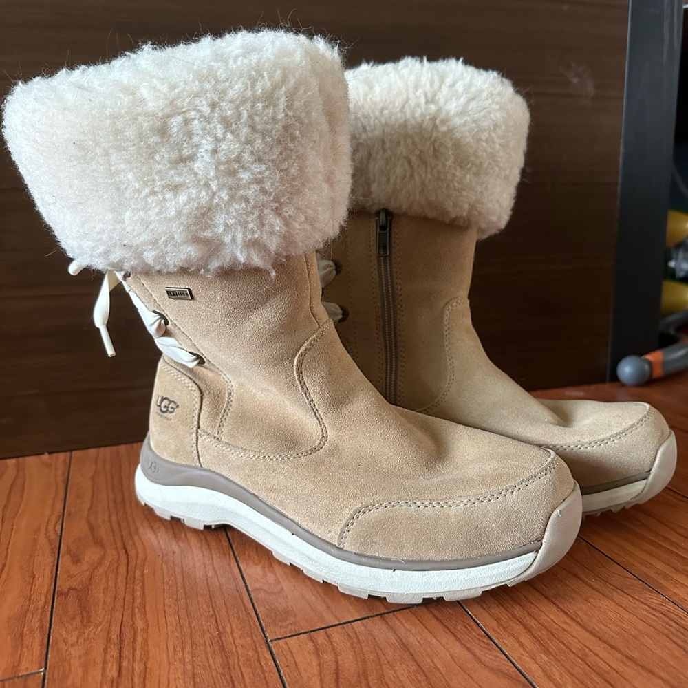 UGG INGALLS SAND BEIGE BOOT